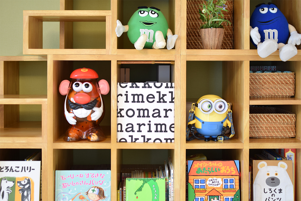 ロフトスペースへ上がるための階段収納をオーダーメイドで製作しました