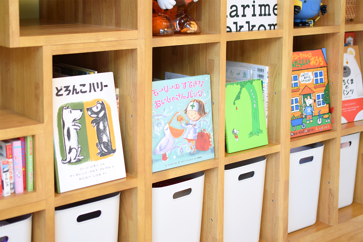 ロフトスペースへ上がるための階段収納をオーダーメイドで製作しました