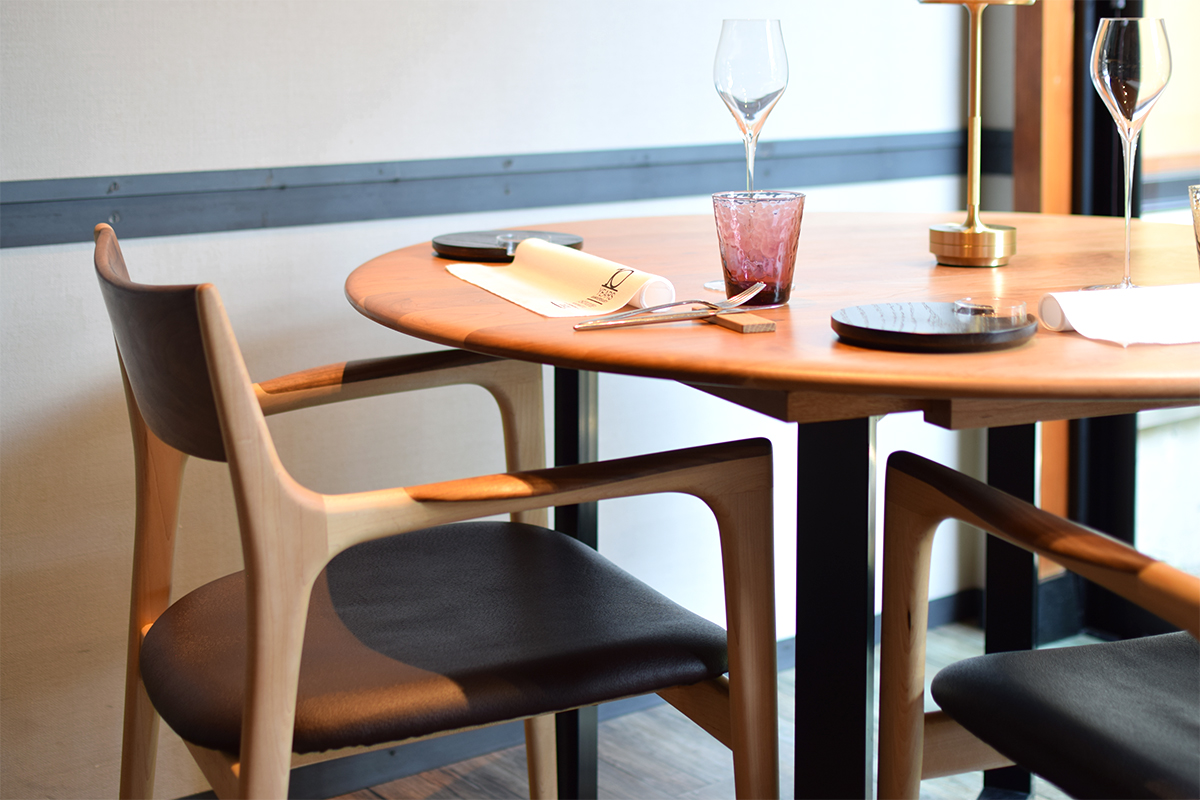 京都府木津川市のリストランテナカモト様の家具をリメイクさせていただきました