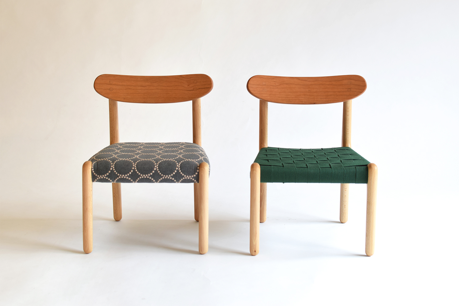 おしゃれで上質なミナペルホネン生地の木製キッズチェア