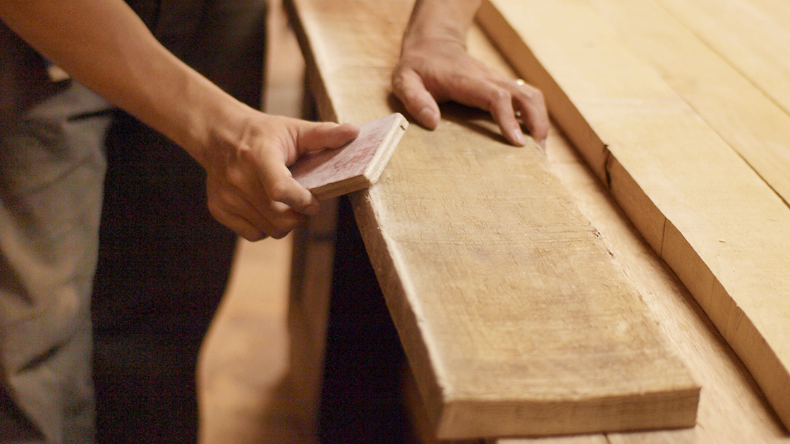 ヴィンテージライクな雰囲気のおしゃれなアイアン脚ダイニングテーブル