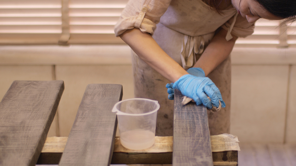 ヴィンテージライクな雰囲気のおしゃれなアイアン脚ダイニングテーブル